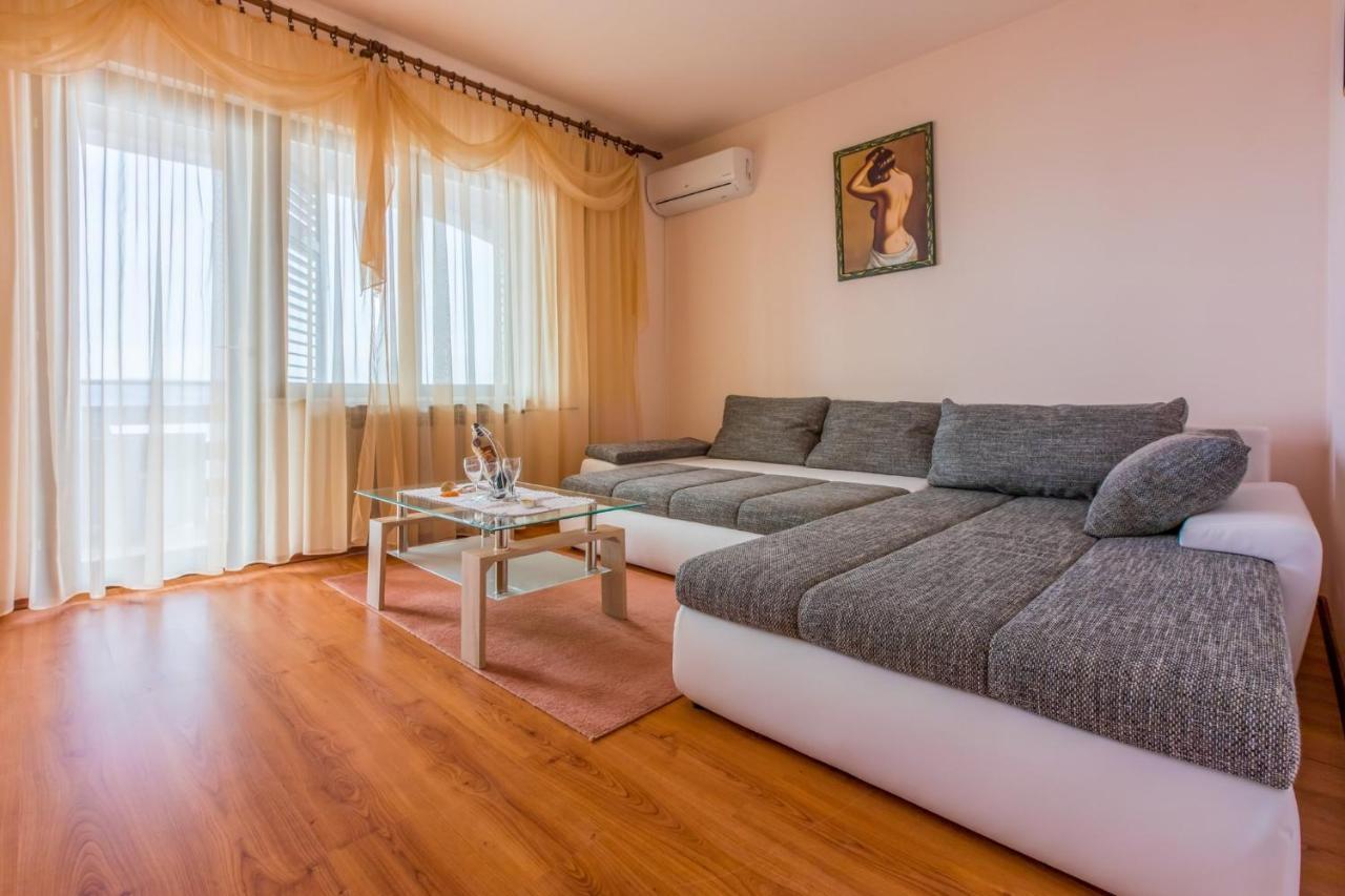 Stupar Apartamento Crikvenica Exterior foto